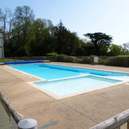 Apartman Familial Dans Un Chateau Avec Piscine Chauffee, Proche Plages Et Sites Du Golfe Du Morbihan *