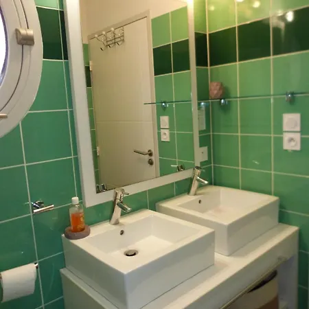 Familial Dans Un Chateau Avec Piscine Chauffee, Proche Plages Et Sites Du Golfe Du Morbihan Baden